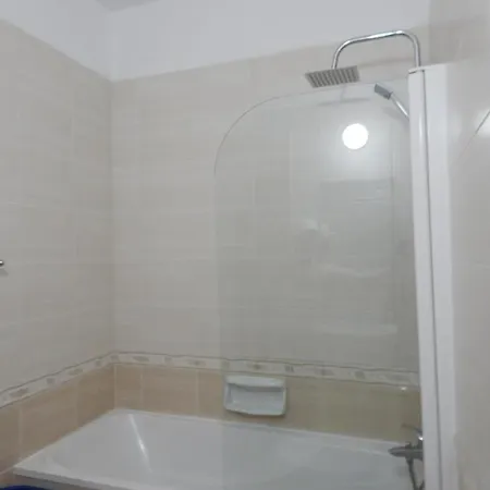 Barlee's * Paralimni